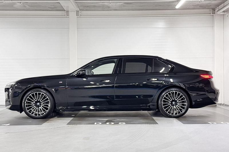 Occasion BMW i7 M Sport 334 kW (455 PK) 2025 Saphirschwarz (donker zwart) Sedan