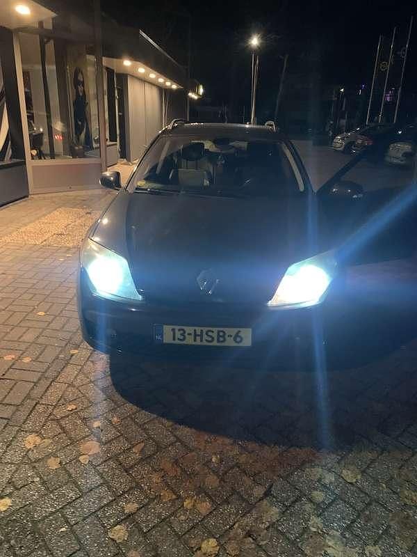 Gebruikt 2009 Renault Laguna GrandTour GT Stationwagen | € 2.600 - Afbeelding 1/4
