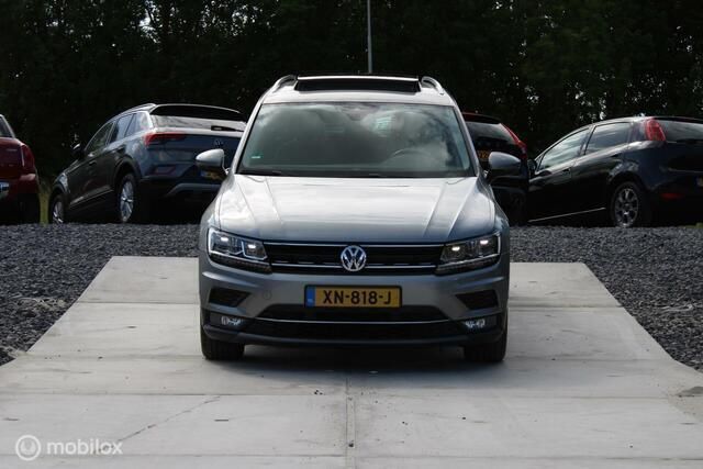 Grijs Gebruikt 2019 VW Tiguan Highline SUV | € 26.950 (Goede deal) - Afbeelding 1/4