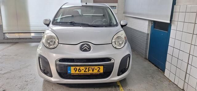 Grijs, metallic lak Occasion 2012 Citroën C1 Hatchback | € 3.450 (Eerlijke prijs) - Afbeelding 1/4