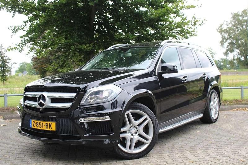 Zwart, metallic lak Gebruikt 2015 Mercedes GL350 AMG SUV | € 30.550 - Afbeelding 1/4