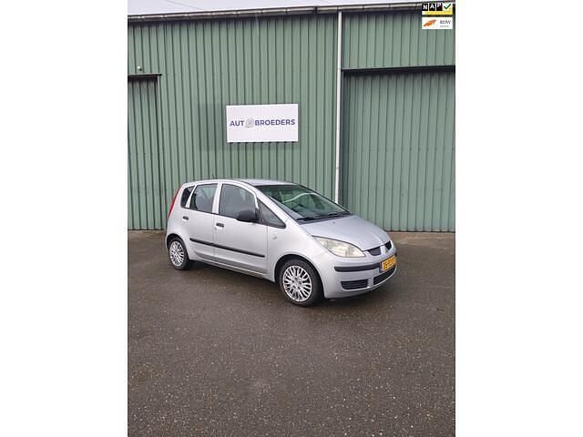 Grijs Occasion 2005 Mitsubishi Colt Invite Hatchback | € 1.250 (Goede deal) - Afbeelding 1/4