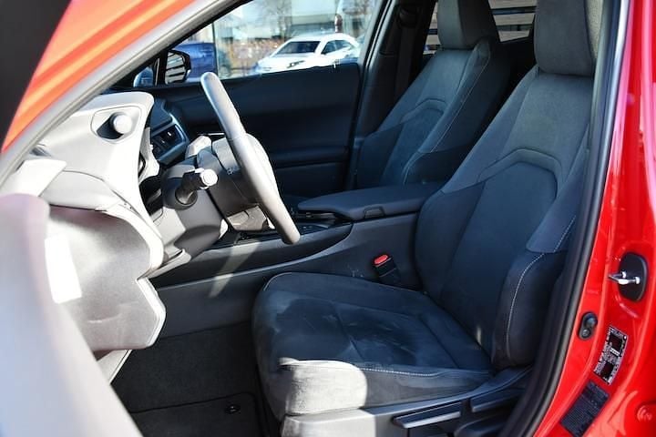 Occasion Lexus UX 250h 184 PK (135 kW) 2022 Rood SUV