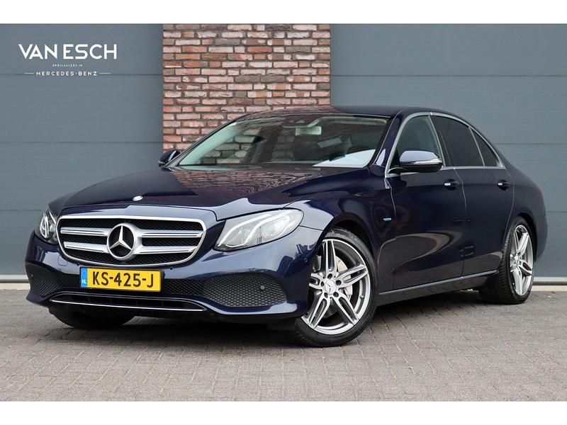 Blauw Occasion 2016 Mercedes E350 Edition Sedan | € 19.500 (Goede deal) - Afbeelding 1/4