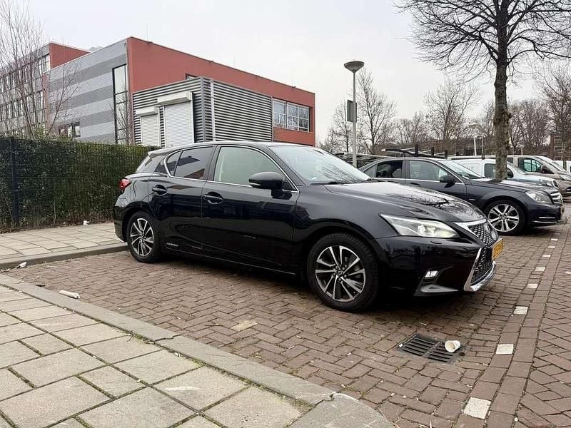 Occasion Lexus CT200h 136 PK (100 kW) 2019 Zwart Hatchback