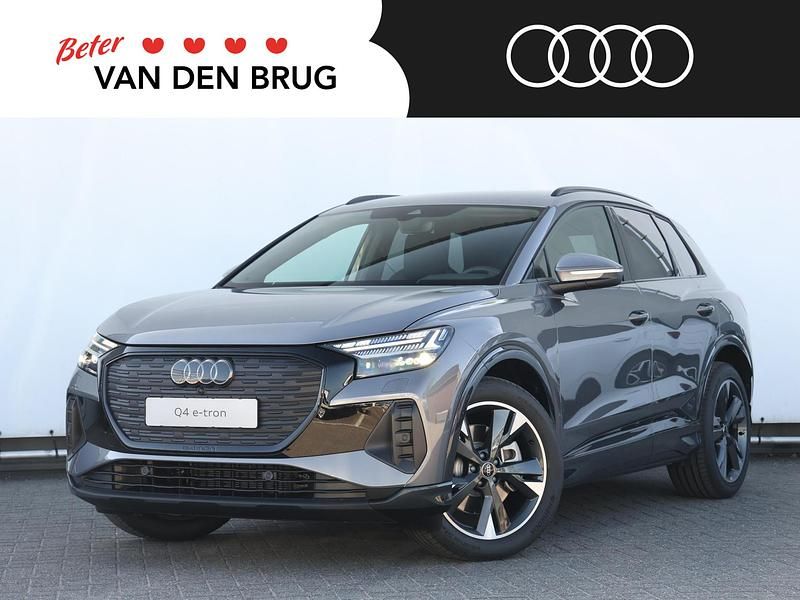 Grijs Gebruikt 2024 Audi Q4 e-tron Advanced SUV | € 48.195 (Duur) - Afbeelding 1/4