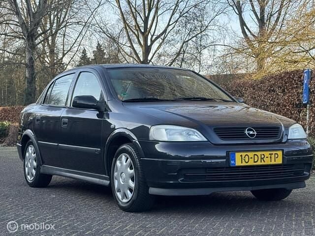 Occasion Opel Astra Club 101 PK (74 kW) 1999 Zwart Sedan