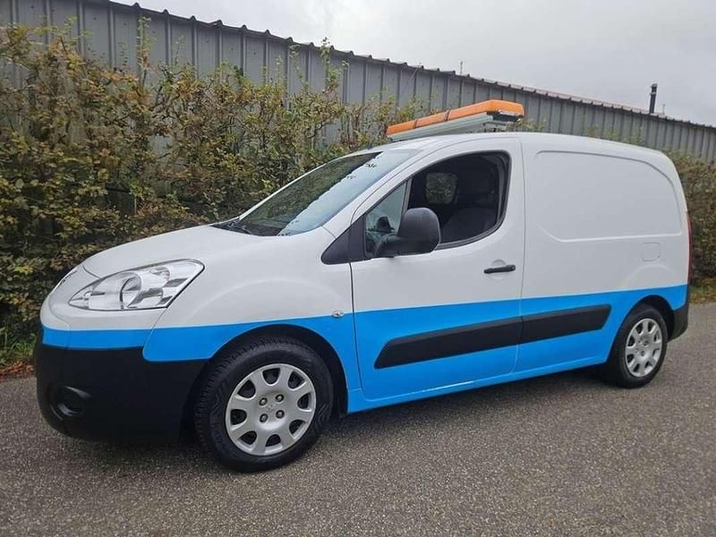 Bestelbus Gebruikt 2009 Peugeot Partner Van | € 3.950 (Eerlijke prijs) - Afbeelding 1/4