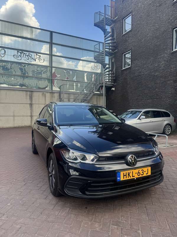 Zwart Gebruikt 2024 VW Polo R-line Hatchback | € 27.250 (Eerlijke prijs) - Afbeelding 1/4