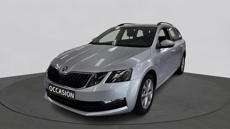 Brilliant silver metallic Gebruikt 2020 Skoda Octavia Business Line Stationwagen | € 17.950 (Goede deal) - Afbeelding 1/4