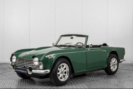 Groen Gebruikt 1966 Triumph TR4 Cabriolet | € 22.900 - Afbeelding 1/4