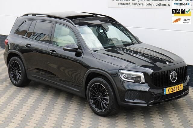 Zwart Gebruikt 2021 Mercedes GLB200 Business SUV | € 32.945 (Super prijs) - Afbeelding 1/4