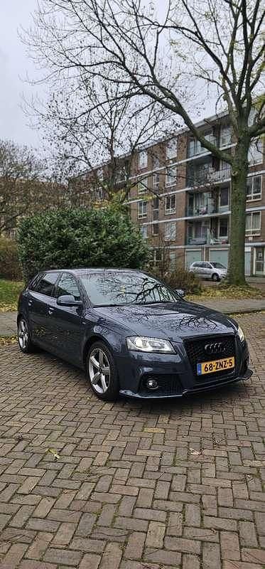 Blauw Gebruikt 2013 Audi A3 S-Line Stationwagen | € 7.500 (Eerlijke prijs) - Afbeelding 1/4