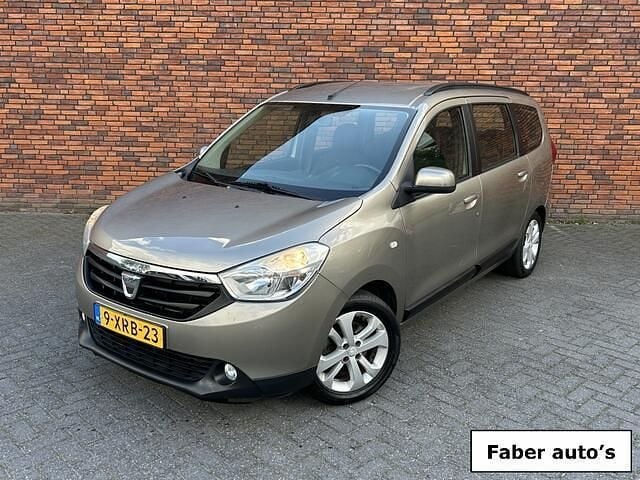 Bruin Gebruikt 2014 Dacia Lodgy Prestige MPV | € 3.750 (Iets duurder) - Afbeelding 1/4