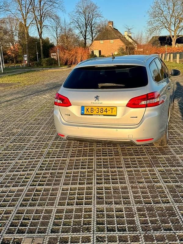 Gebruikt 2016 Peugeot 308 Stationwagen | € 5.999 (Eerlijke prijs) - Afbeelding 1/4