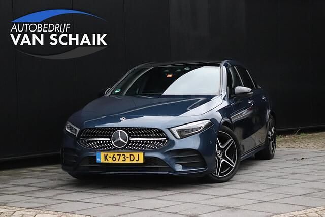 Blauw Gebruikt 2020 Mercedes A180 Business Hatchback | € 25.950 (Eerlijke prijs) - Afbeelding 1/4