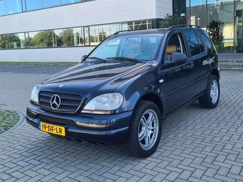 Gebruikt 1999 Mercedes ML320 SUV | € 3.200 (Eerlijke prijs) - Afbeelding 1/4