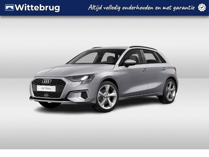 Zilver Gebruikt 2024 Audi A3 Advanced Hatchback | € 32.950 (Eerlijke prijs) - Afbeelding 1/2