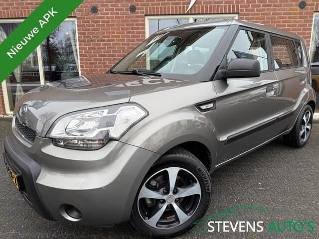 Grijs (metallic) Occasion 2009 Kia Soul SUV | € 4.444 (Eerlijke prijs) - Afbeelding 1/4