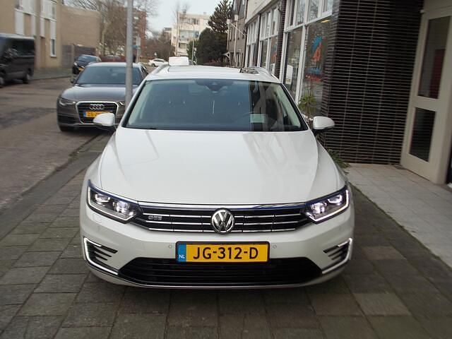 Occasion VW Passat Highline 157 PK (115 kW) 2015 Wit Stationwagen