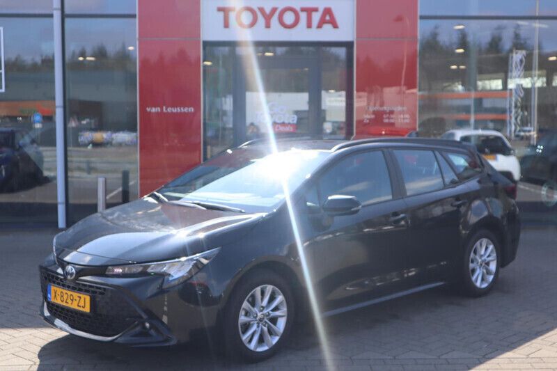 Gebruikt 2024 Toyota Corolla Active Stationwagen | € 29.089 - Afbeelding 1/1
