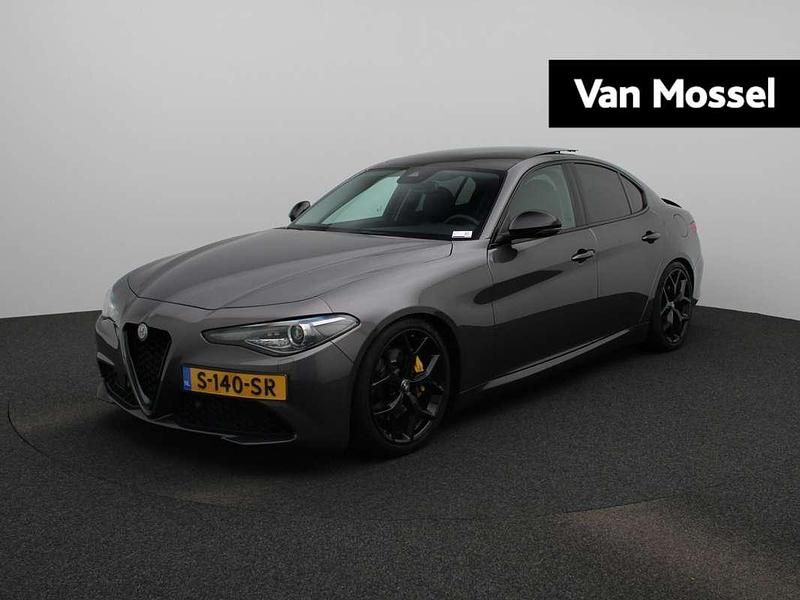Occasion Alfa Romeo Giulia Tech Edition 200 PK (147 kW) 2019 Grijs Sedan