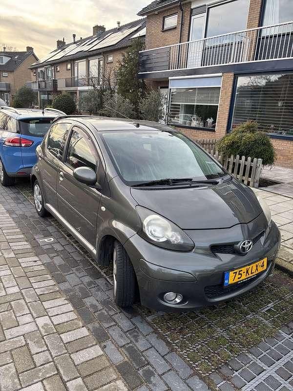 Occasion Toyota Aygo 68 PK (50 kW) 2010 Groen Hatchback