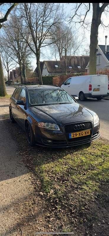 Grijs Gebruikt 2007 Audi A4 Stationwagen | € 3.800 (Eerlijke prijs) - Afbeelding 1/4