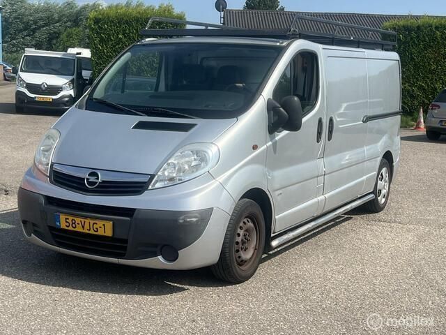 Zilver Gebruikt 2007 Opel Vivaro Van | € 4.250 (Eerlijke prijs) - Afbeelding 1/4