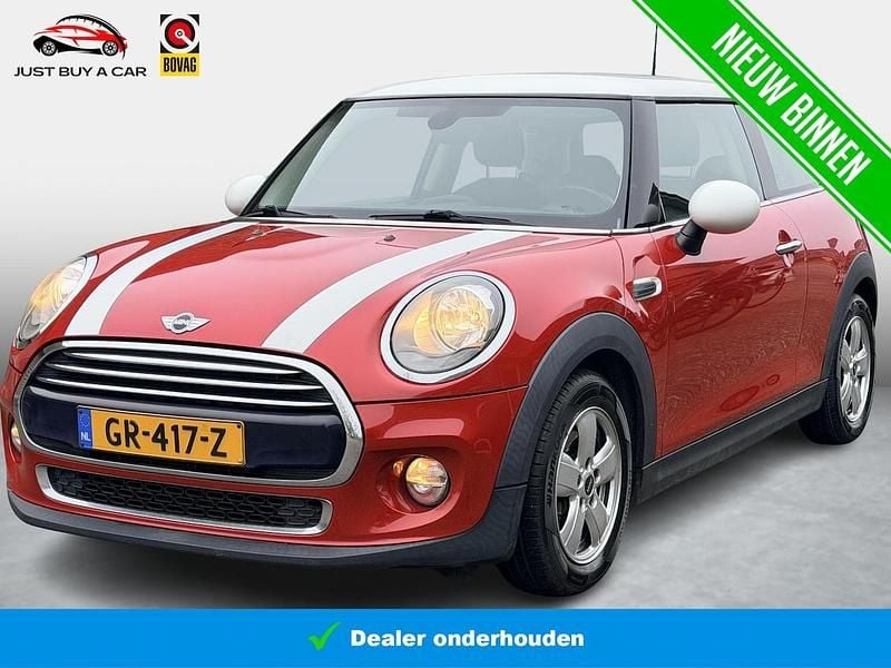 Rood Occasion 2015 Mini Cooper Business Hatchback | € 9.750 (Super prijs) - Afbeelding 1/4