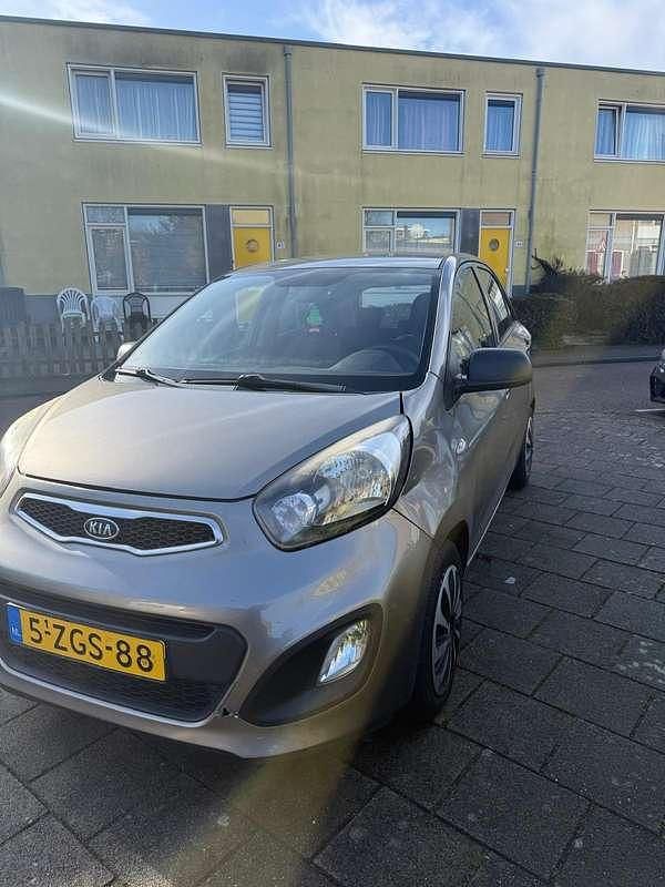 Beige Occasion 2015 Kia Picanto Hatchback | € 4.500 (Super prijs) - Afbeelding 1/4