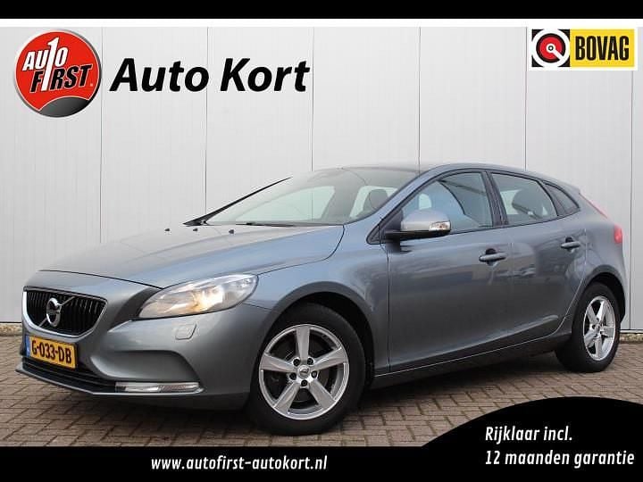 Grijs Occasion 2018 Volvo V40 Momentum Hatchback | € 13.950 (Goede deal) - Afbeelding 1/4