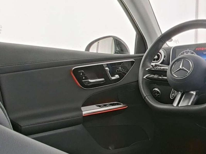 Occasion Mercedes GLC300e AMG 313 PK (230 kW) 2025 Donker 993  manufaktur patagoniërood bright metallic Coupé