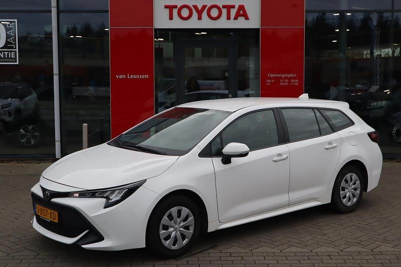 Wit Gebruikt 2020 Toyota Corolla Stationwagen | € 16.499 (Goede deal) - Afbeelding 1/1