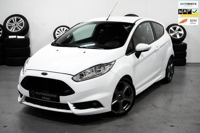 Wit Gebruikt 2013 Ford Fiesta Sport Hatchback | € 7.450 (Super prijs) - Afbeelding 1/4