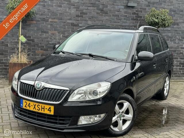 Zwart Gebruikt 2012 Skoda Fabia Stationwagen | € 3.995 (Eerlijke prijs) - Afbeelding 1/4