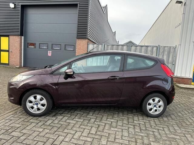 Occasion Ford Fiesta Trend 60 PK (44 kW) 2009 Paars Hatchback