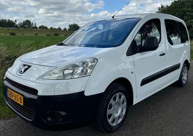 Wit Gebruikt 2009 Peugeot Partner Tepee MPV | € 10.450 - Afbeelding 1/4