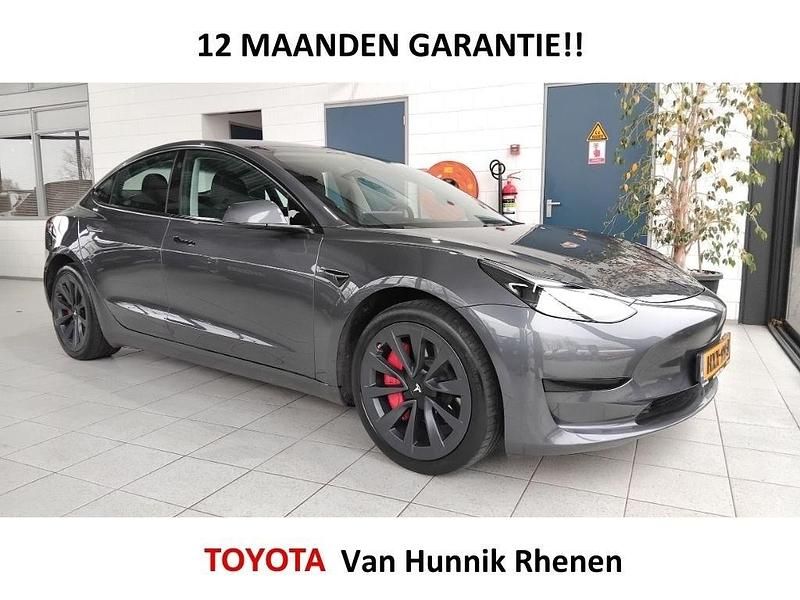 Grijs Occasion 2023 Tesla Model 3 Standard Range Sedan | € 26.950 (Goede deal) - Afbeelding 1/4