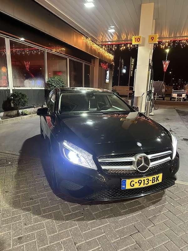 Zwart Occasion 2013 Mercedes A180 Ambition Stationwagen | € 7.999 (Goede deal) - Afbeelding 1/4