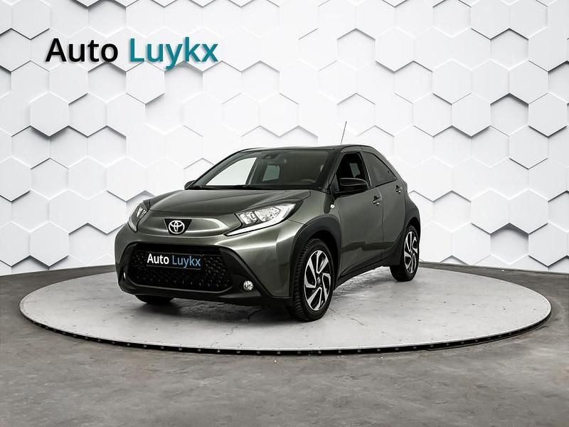 Groen Gebruikt 2023 Toyota Aygo X Connect Style SUV | € 16.940 - Afbeelding 1/4