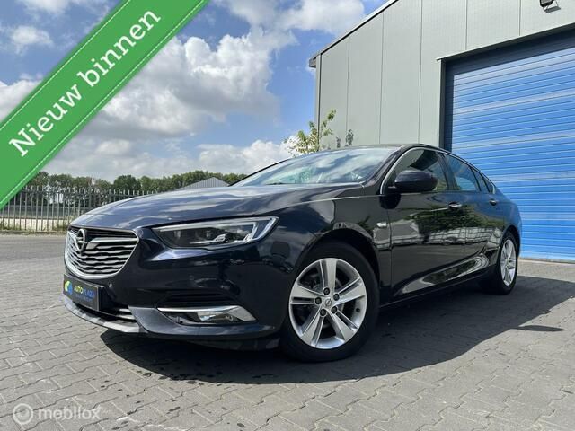 Blauw Gebruikt 2017 Opel Insignia Innovation Hatchback | € 7.500 - Afbeelding 1/4