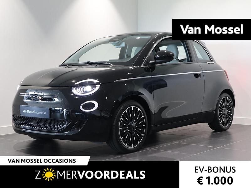 Zwart Gebruikt 2023 Fiat 500e La Prima Hatchback | € 23.900 (Eerlijke prijs) - Afbeelding 1/4
