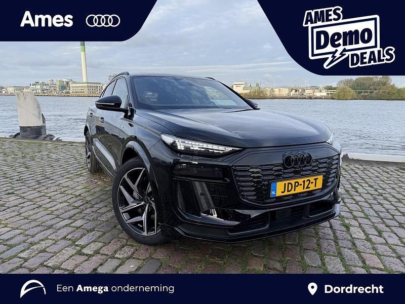 Zwart Occasion 2025 Audi Q6 Sportback e-tron SUV | € 69.950 (Eerlijke prijs) - Afbeelding 1/4