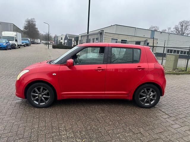 Occasion Suzuki Swift GLS 93 PK (68 kW) 2005 Rood Hatchback