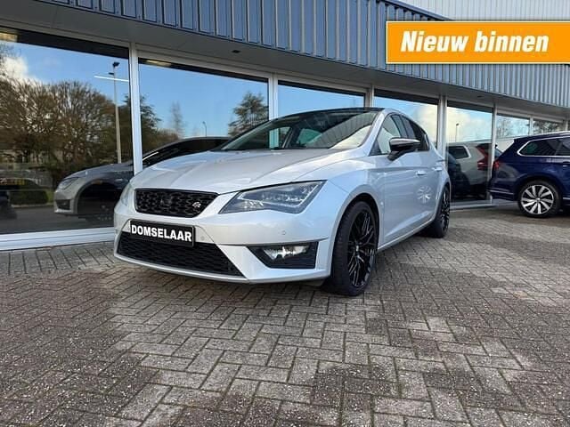 Grijs Gebruikt 2015 Seat Leon FR Hatchback | € 11.945 (Eerlijke prijs) - Afbeelding 1/4