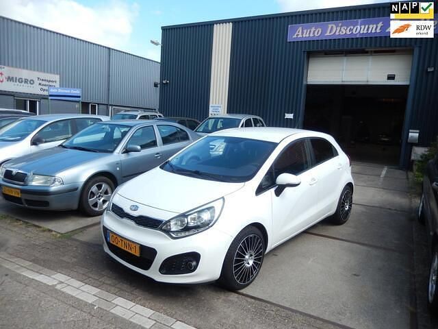 Wit Gebruikt 2012 Kia Rio Plus Hatchback | € 3.649 (Goede deal) - Afbeelding 1/4