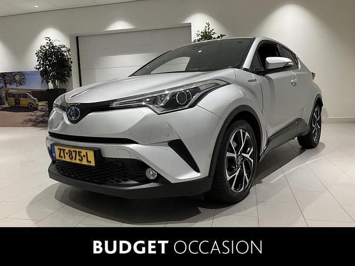Grijs Gebruikt 2019 Toyota C-HR Executive SUV | € 19.900 (Goede deal) - Afbeelding 1/4
