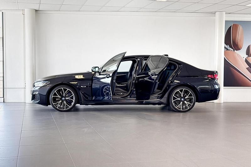 Occasion BMW 545e Comfort Edition 394 PK (289 kW) 2023 Zwart Sedan