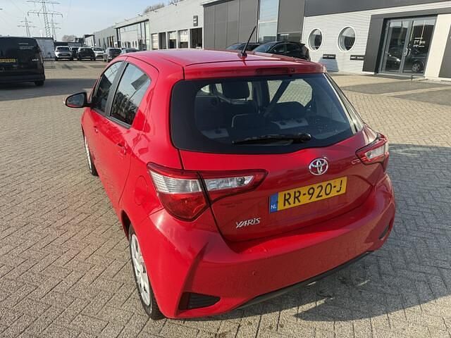 Occasion Toyota Yaris Comfort 69 PK (50 kW) 2018 Rood Hatchback